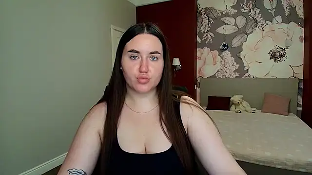 Snapshot of Roxie_Bradley chatting on 27, 7, 2026 Roxie Bradley online show from 27, 7, 2026