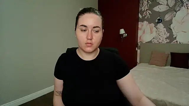Snapshot of Roxie_Bradley chatting on 13, 5, 2026 Roxie Bradley online show from 13, 5, 2026