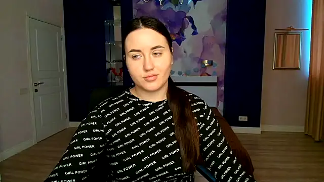Roxie Bradley online show from 31, 1, 2025