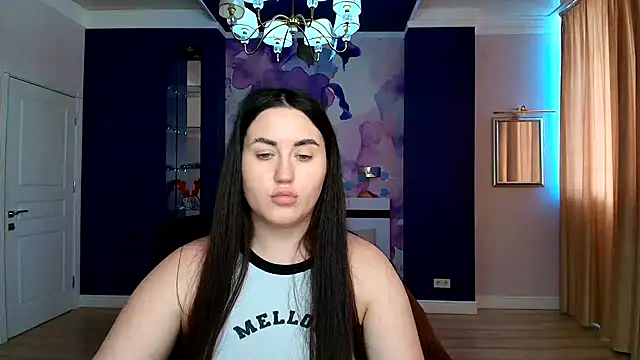 Roxie Bradley online show from 10, 2, 2025