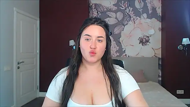 Roxie Bradley online show from 27, 2, 2025