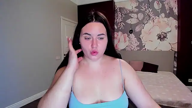 Roxie Bradley online show from 4, 12, 2025