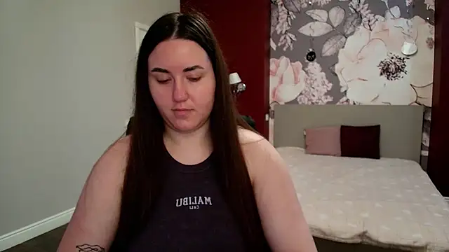 Roxie Bradley online show from 13, 4, 2026