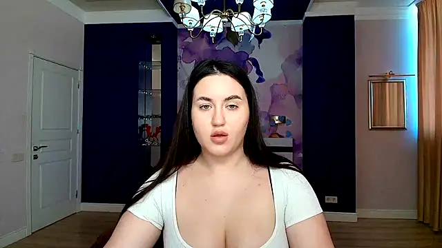 Roxie Bradley online show from 8, 3, 2025