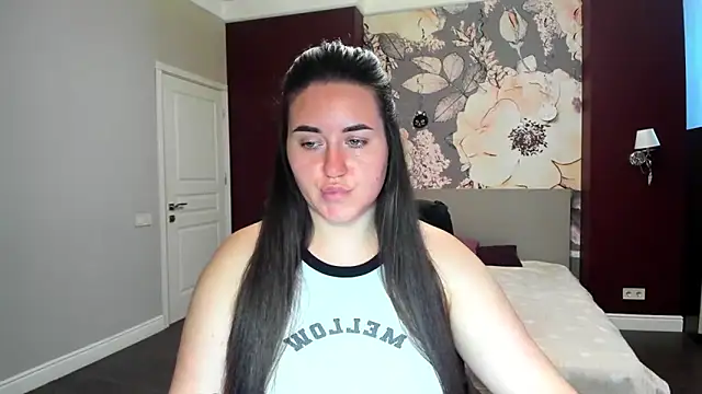 Roxie Bradley online show from 11, 9, 2025