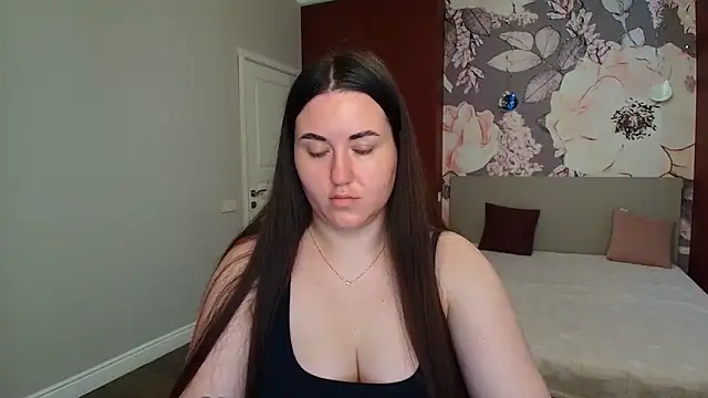 Snapshot of Roxie_Bradley chatting on 5, 6, 2026 Roxie Bradley online show from 5, 6, 2026
