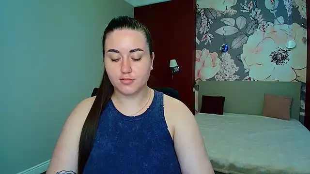 Snapshot of Roxie_Bradley chatting on 25, 5, 2026 Roxie Bradley online show from 25, 5, 2026
