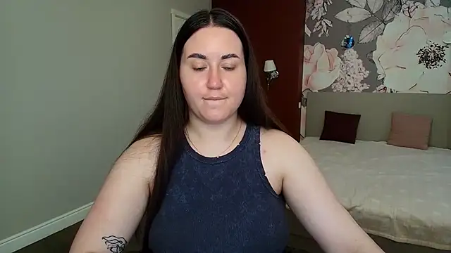 Snapshot of Roxie_Bradley chatting on 2, 6, 2026 Roxie Bradley online show from 2, 6, 2026