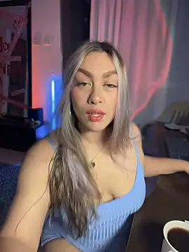 Snapshot of Im_sophiie chatting on 16, 10, 2025 Im sophiie online show from 16, 10, 2025