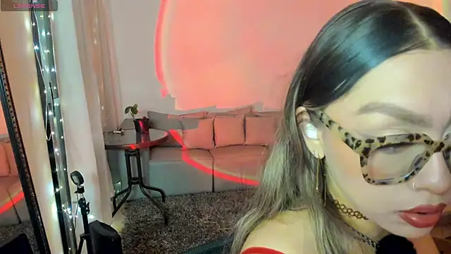 Snapshot of Im_sophiie chatting on 3, 5, 2026 Im sophiie online show from 3, 5, 2026