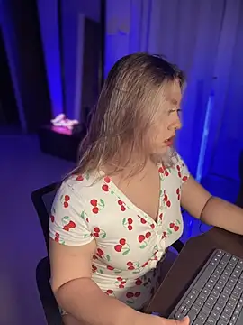 Snapshot of Im_sophiie chatting on 9, 11, 2025 Im sophiie online show from 9, 11, 2025