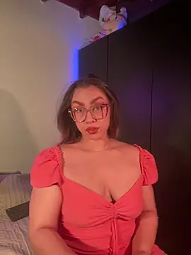 Snapshot of Im_sophiie chatting on 8, 2, 2025 Im sophiie online show from 8, 2, 2025