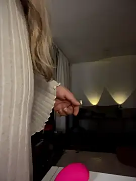 Im sophiie online show from 18, 4, 2026