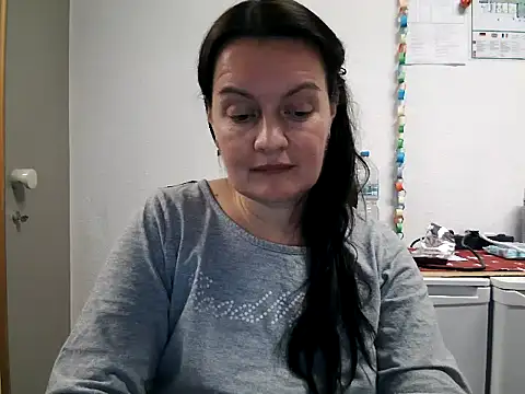 LoveNBloom online show from 8, 1, 2025