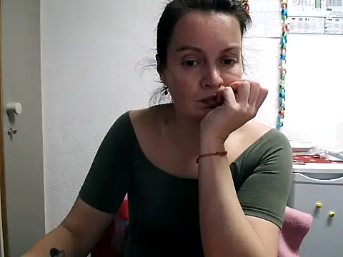 LoveNBloom online show from 21, 2, 2025