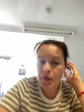 LoveNBloom online show from 2, 6, 2026