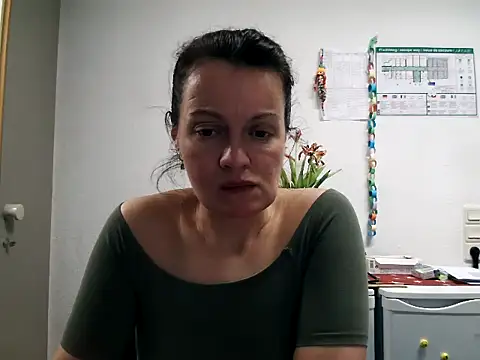 LoveNBloom online show from 16, 2, 2025