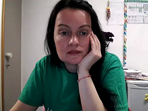 LoveNBloom online show from 4, 3, 2025