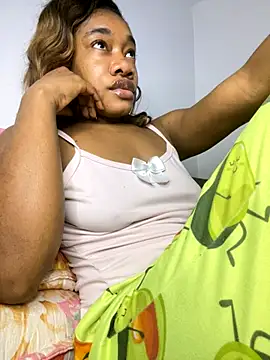 Snapshot of _yisela_ chatting on 30, 10, 2025 yisela online show from 30, 10, 2025