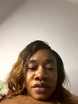 Snapshot of _yisela_ chatting on 22, 10, 2025 yisela online show from 22, 10, 2025