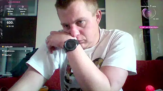 Snapshot of Matttthees chatting on 31, 10, 2025 Matttthees online show from 31, 10, 2025