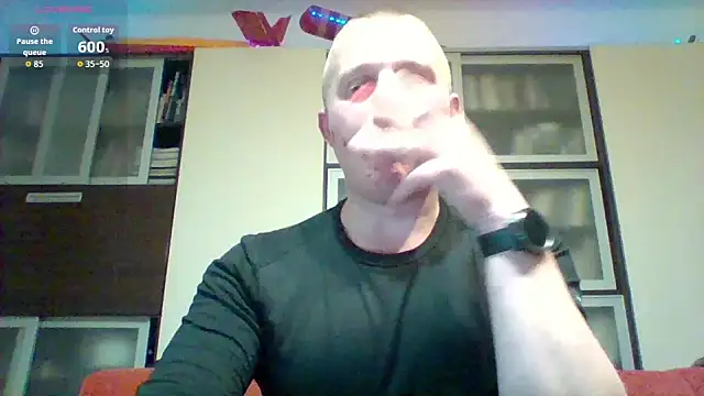 Snapshot of Matttthees chatting on 9, 11, 2025 Matttthees online show from 9, 11, 2025