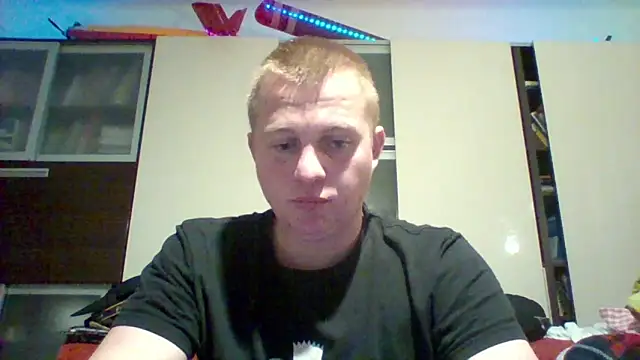 Snapshot of Matttthees chatting on 12, 10, 2025 Matttthees online show from 12, 10, 2025