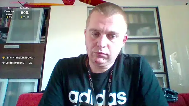 Snapshot of Matttthees chatting on 18, 11, 2025 Matttthees online show from 18, 11, 2025