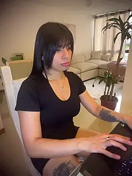 Miaparkerss  online show from 9, 3, 2026