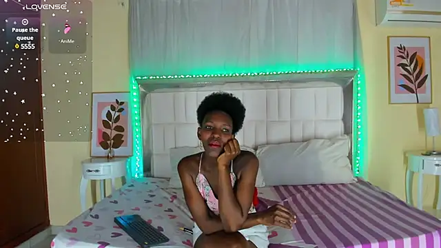 Snapshot of AlmaSean chatting on 16, 2, 2025 AlmaSean online show from 16, 2, 2025