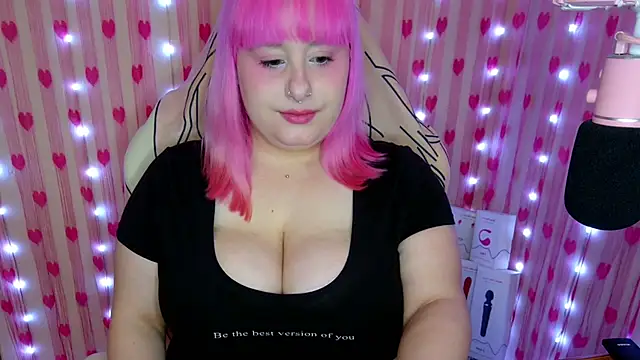 Snapshot of StrawberryPleasure chatting on 7, 6, 2026 StrawberryPleasure online show from 7, 6, 2026