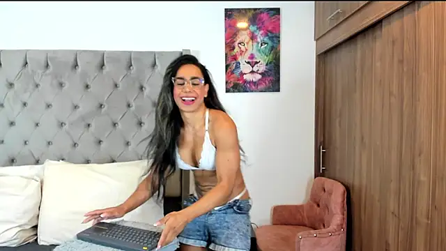 ariannaThompsons online show from 4, 3, 2026