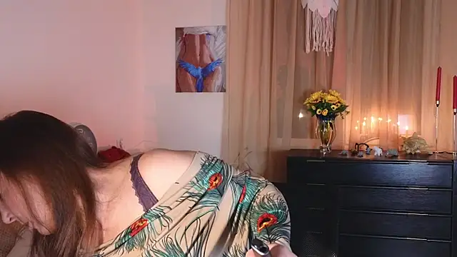 vanessawis  online show from 15, 12, 2025