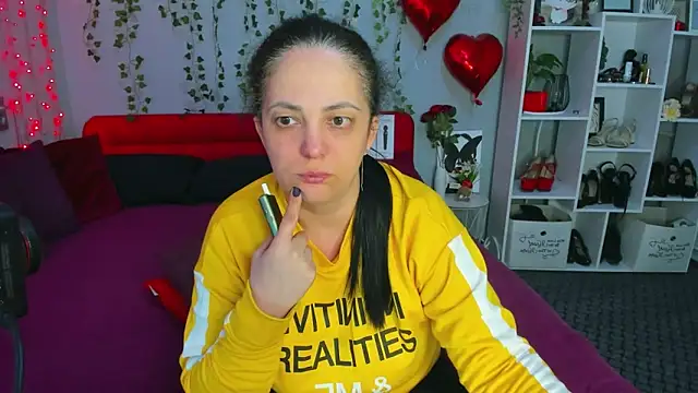 DarlingMilf online show from 5, 4, 2026