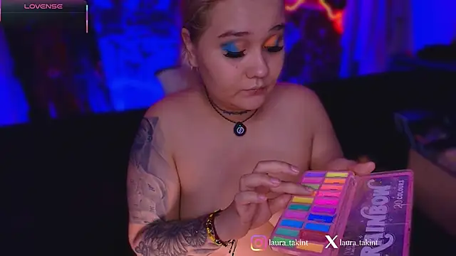 Laura takint online show from 13, 10, 2025