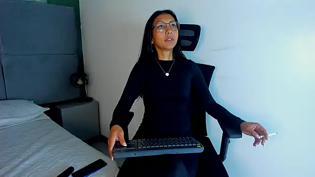 Tracy lambo online show from 4, 3, 2025