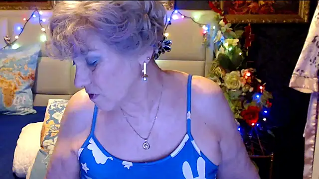 Snapshot of HappyWomanOn chatting on 22, 3, 2025 HappyWomanOn online show from 22, 3, 2025