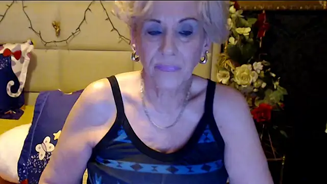 Snapshot of HappyWomanOn chatting on 17, 2, 2025 HappyWomanOn online show from 17, 2, 2025
