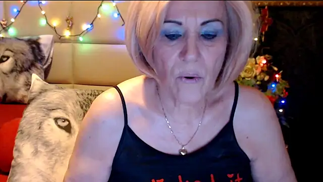 Snapshot of HappyWomanOn chatting on 15, 3, 2025 HappyWomanOn online show from 15, 3, 2025