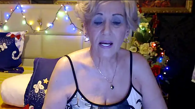 Snapshot of HappyWomanOn chatting on 16, 2, 2025 HappyWomanOn online show from 16, 2, 2025