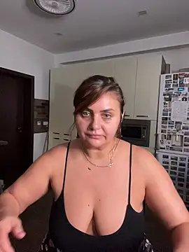 Snapshot of AnneKane chatting on 4, 11, 2025 AnneKane online show from 4, 11, 2025