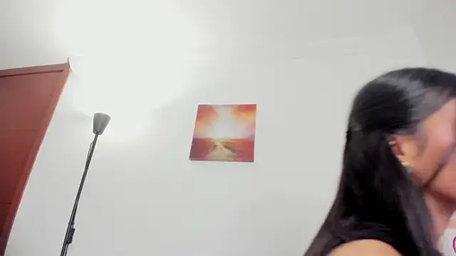 nia  white online show from 5, 4, 2026