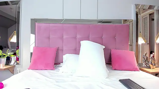 Snapshot of Ahincale chatting on 18, 10, 2025 Ahincale online show from 18, 10, 2025