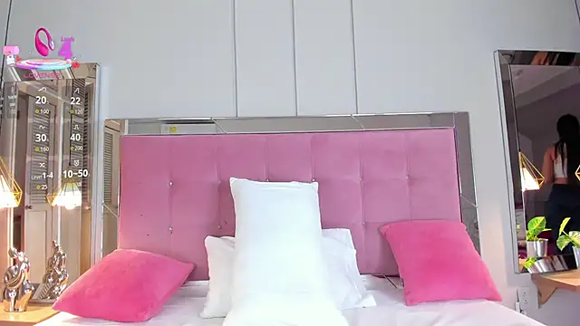 Snapshot of Ahincale chatting on 9, 10, 2025 Ahincale online show from 9, 10, 2025