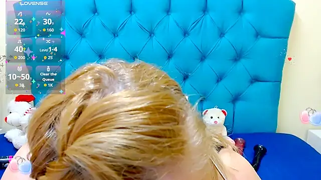 Nayla Garner online show from 9, 10, 2025