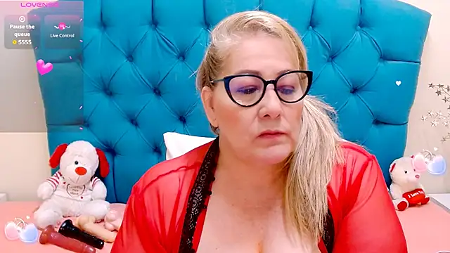 Nayla Garner online show from 14, 10, 2025