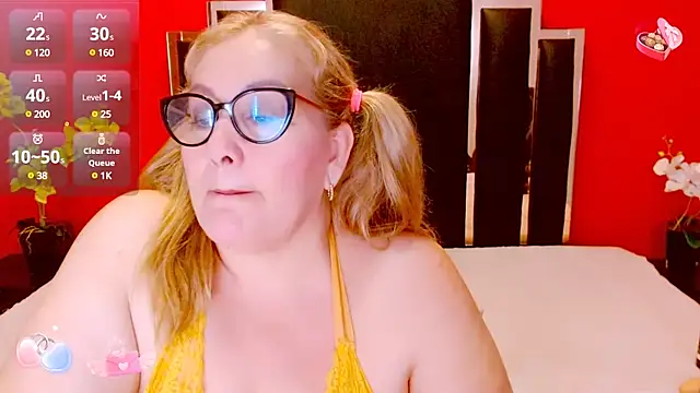 Nayla Garner online show from 25, 2, 2025