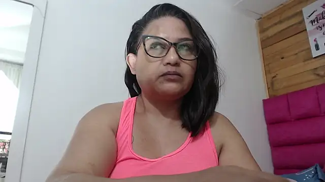 Snapshot of Katha_Marck chatting on 3, 5, 2026 Katha Marck online show from 3, 5, 2026