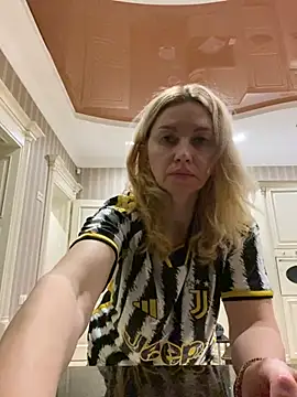 Amazoniiaa online show from 5, 3, 2025