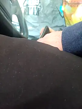 Hotredheadandtoungelasher online show from 6, 1, 2026